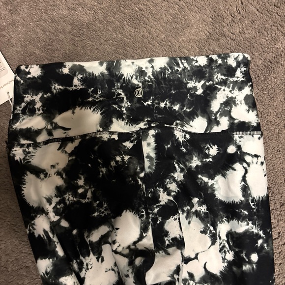 Balance Collection Pattern Leggings. Black and gray - Picture 8 of 9